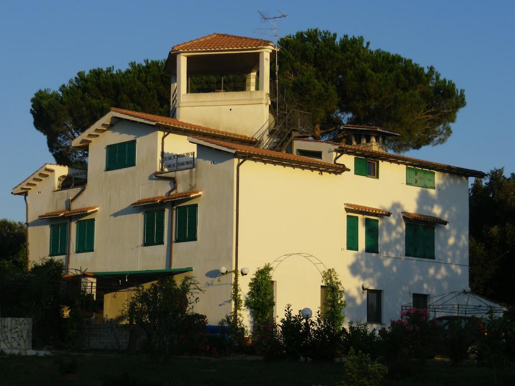 B&B La Toscana Marta Buitenkant foto